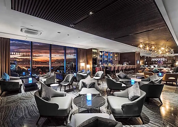 호텔 Seda Bay Near Ayala Malls 4*