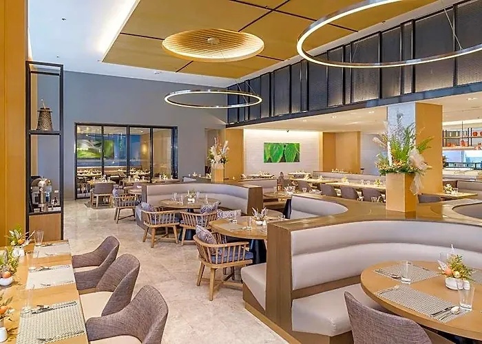 호텔 Seda Bay Near Ayala Malls 4*