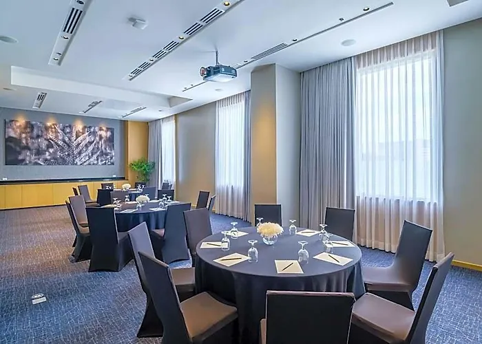 Seda Bay Near Ayala Malls 酒店 4*