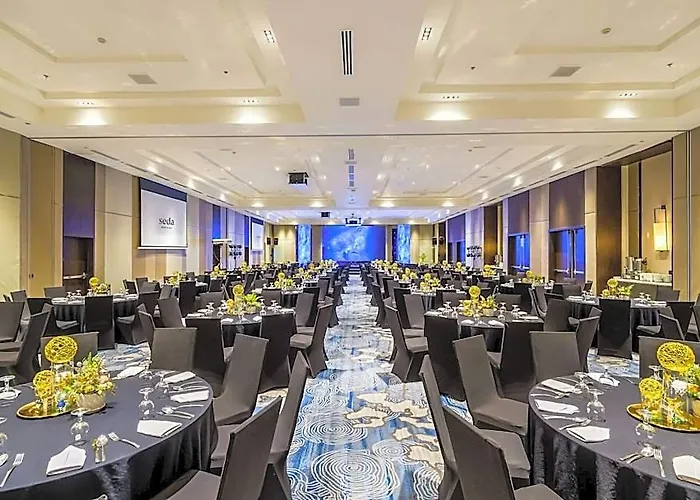 호텔 Seda Bay Near Ayala Malls 4*