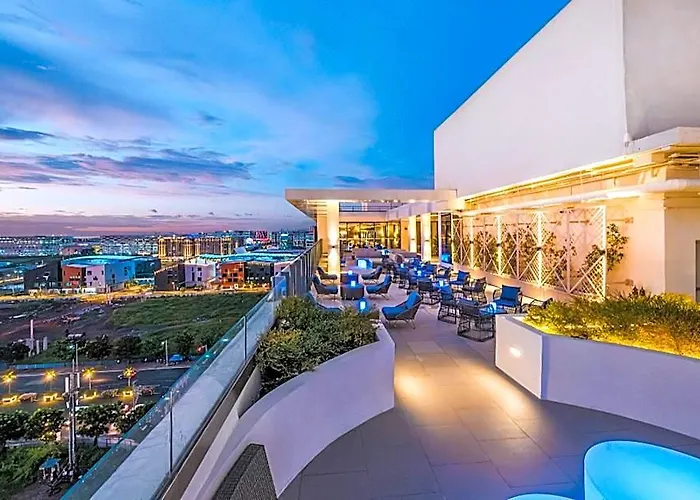 Seda Bay Near Ayala Malls 호텔