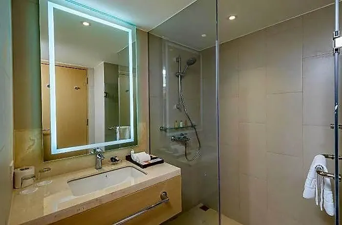 Seda Bay Near Ayala Malls 4*